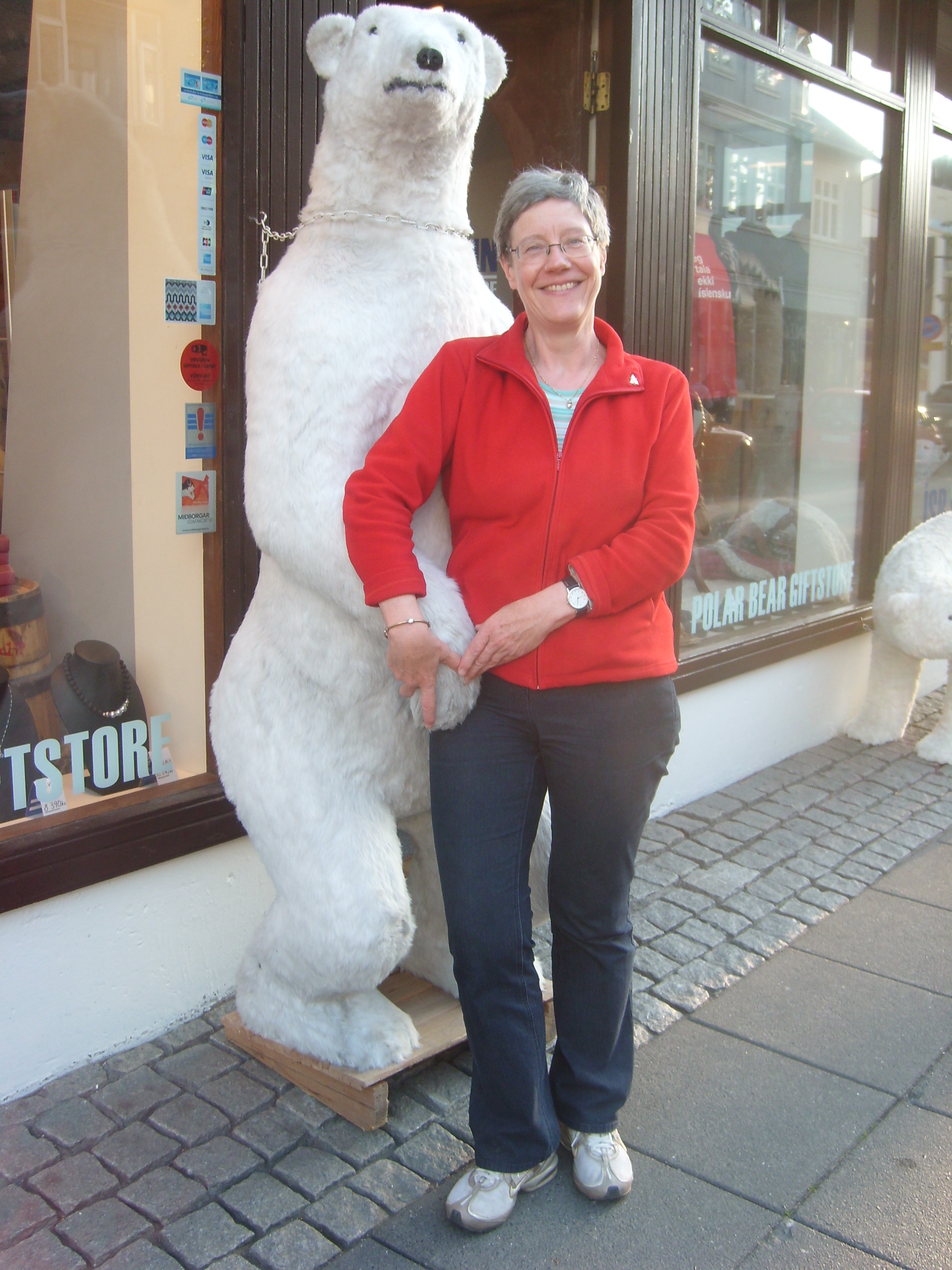 Kristin Tytgat kun polara urso en UK Islando